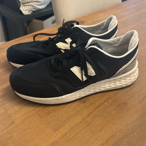 New Balance (black with leopard print) - Picture 2 of 3